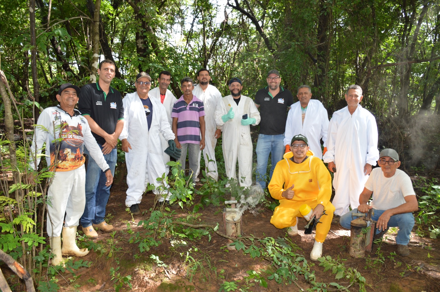 O curso de Apicultura realizado em Santa Maria da Vitória tem despertado novos aprendizados e oportunidades para os produtores rurais do município.